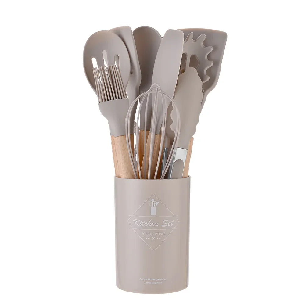 Set of 12 non-stick silicone kitchen utensils