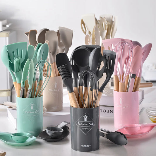 Set of 12 non-stick silicone kitchen utensils