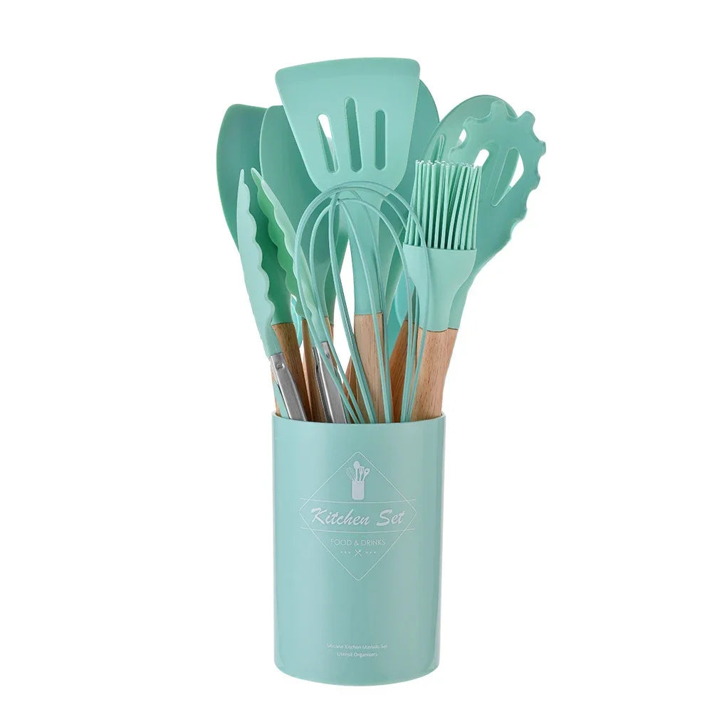 Set of 12 non-stick silicone kitchen utensils