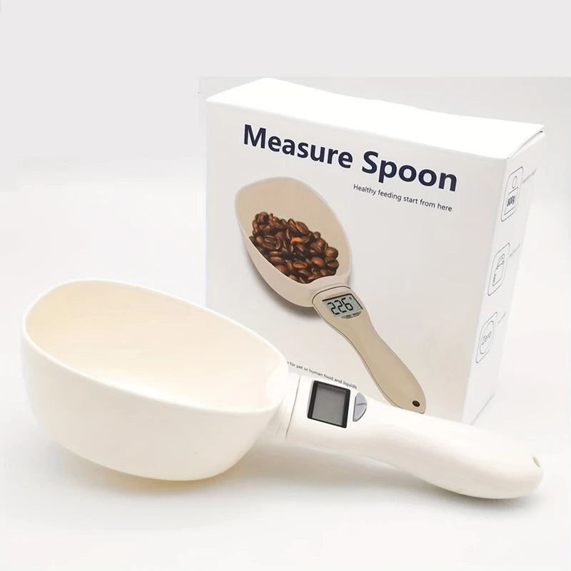 Digital kitchen scale with measuring spoon