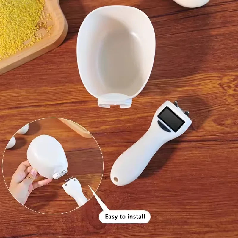Digital kitchen scale with measuring spoon